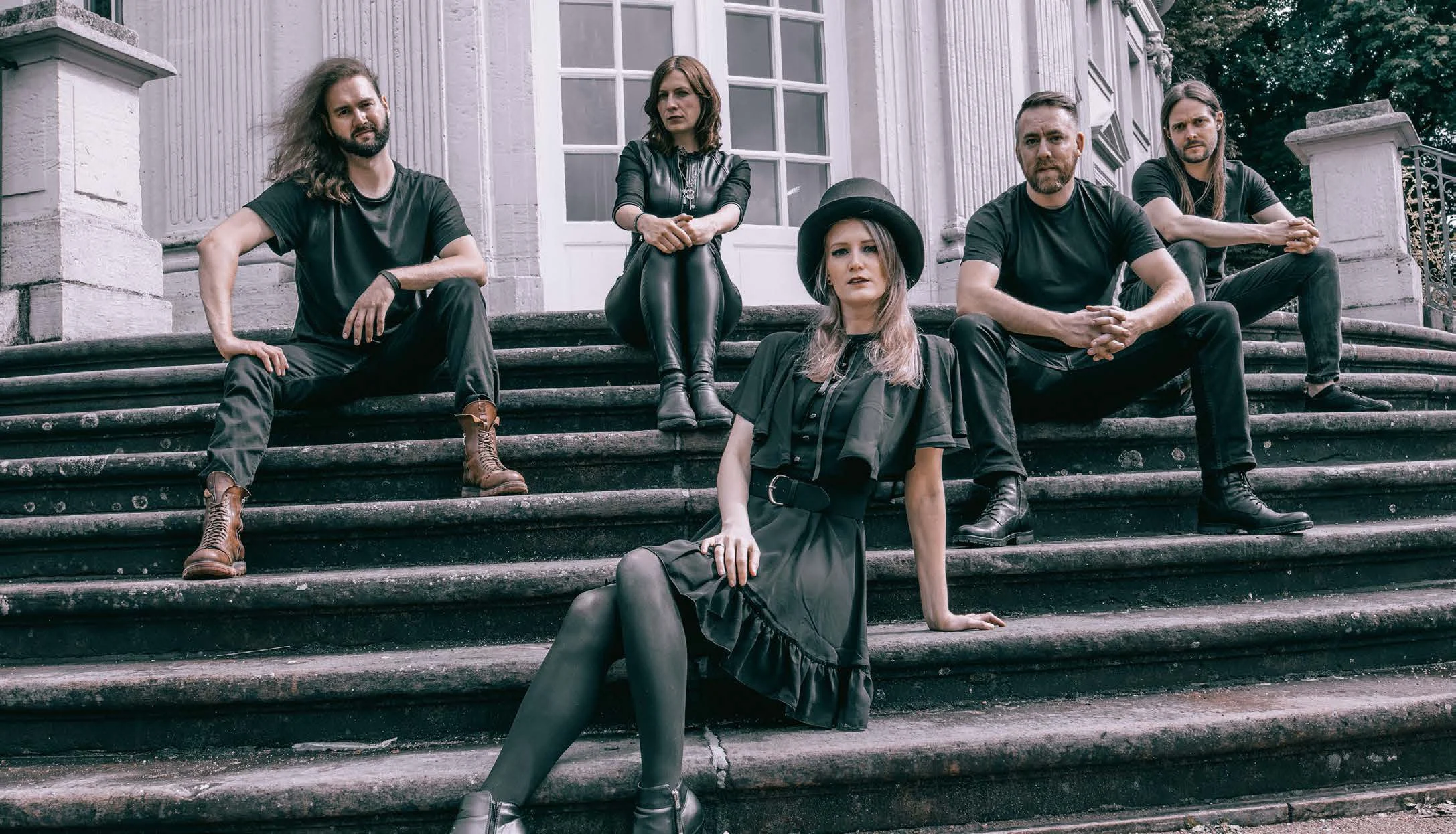 Zwischen Symphonic Metal und Zirkuszelt
